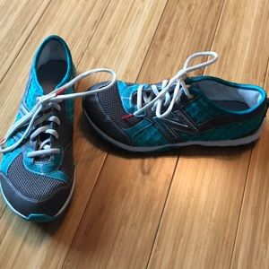New Balance Teal Grey Running Shoe size 5.5